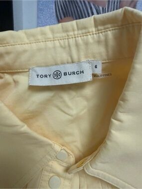 Tory Burch Men's Pale Yellow Flat Front Shorts